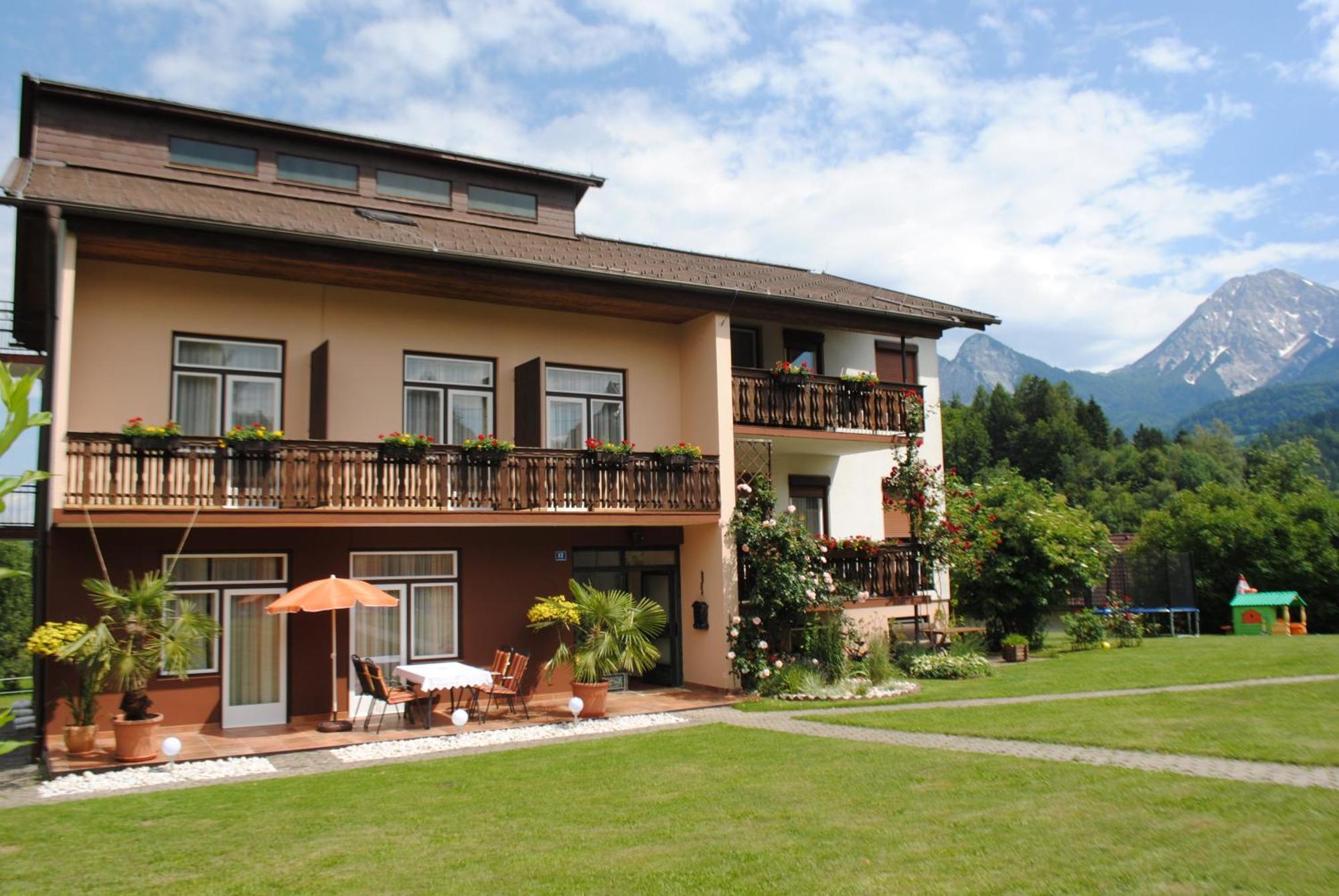 Ferienhaus Michor Latschach ober dem Faakersee Exterior photo