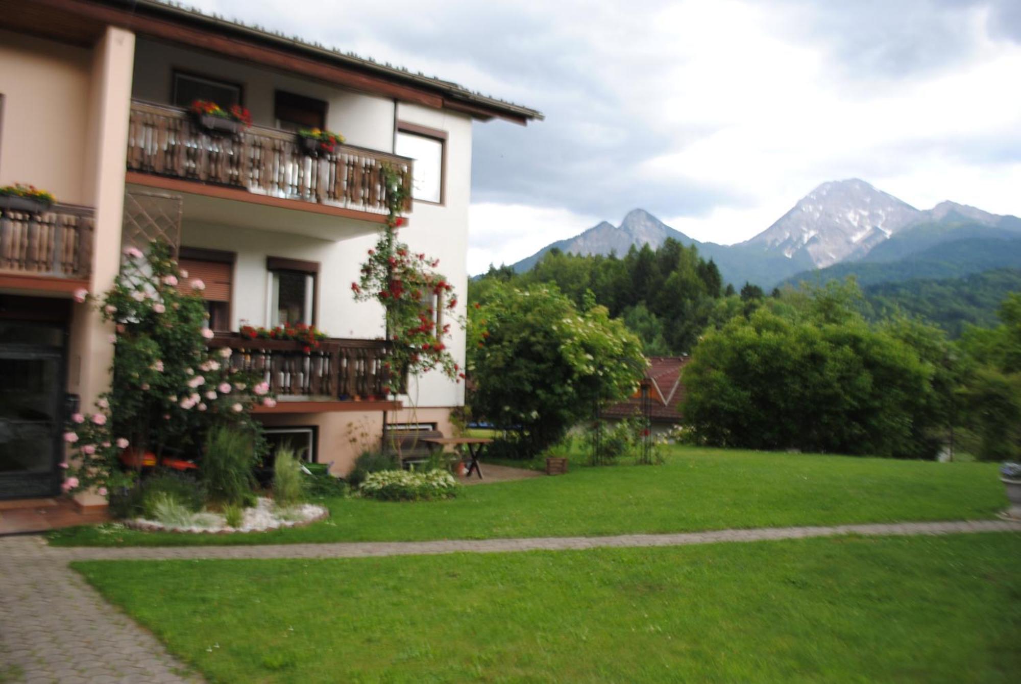 Ferienhaus Michor Latschach ober dem Faakersee Exterior photo